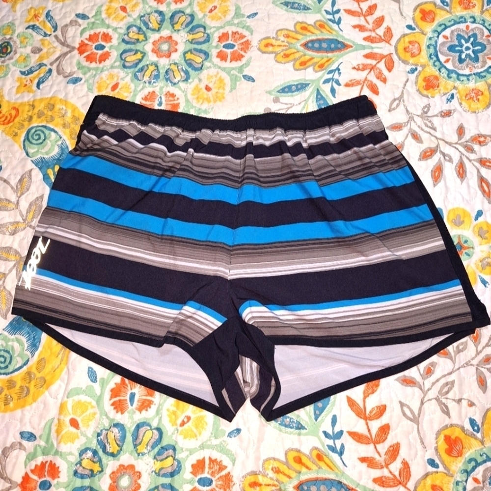 A pair of Zoot ladies shorts in a size XL. EUC.